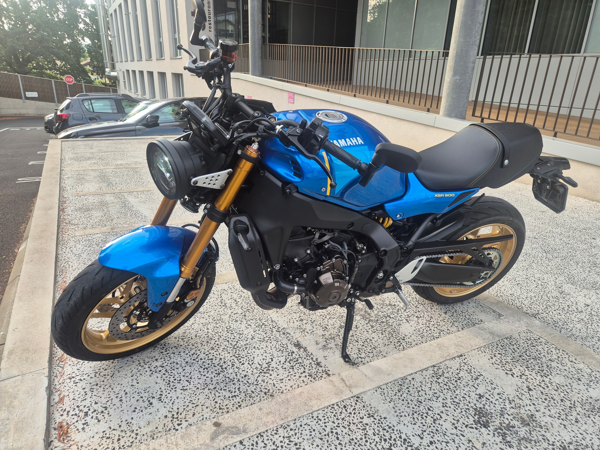 YAMAHA XSR 900-image-0