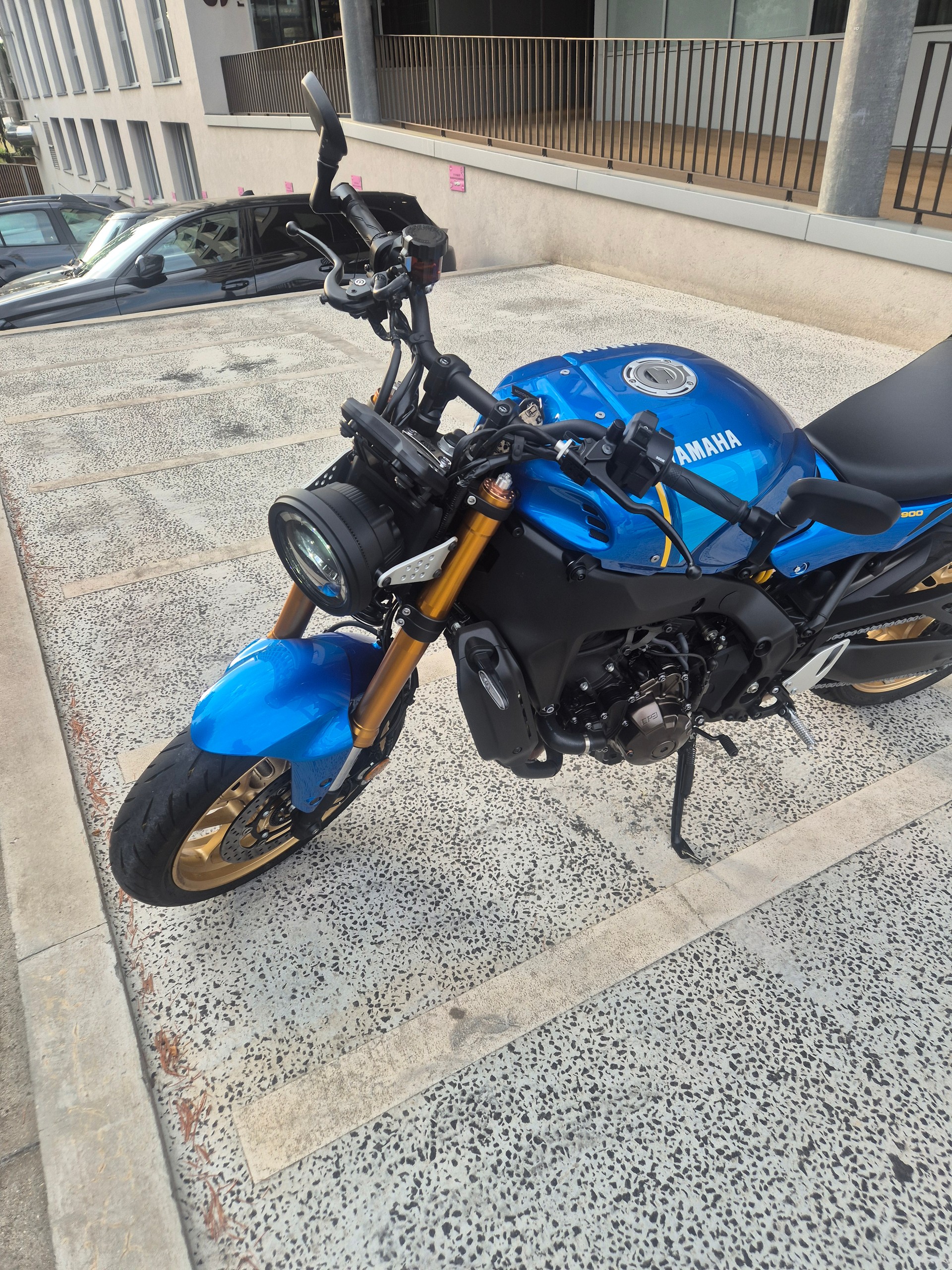 YAMAHA XSR 900-image-2