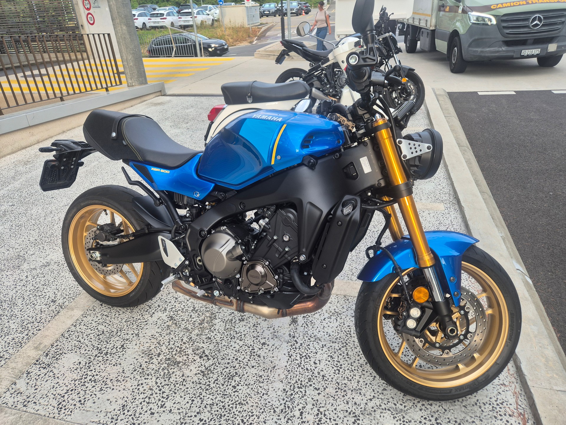 YAMAHA XSR 900-image-1