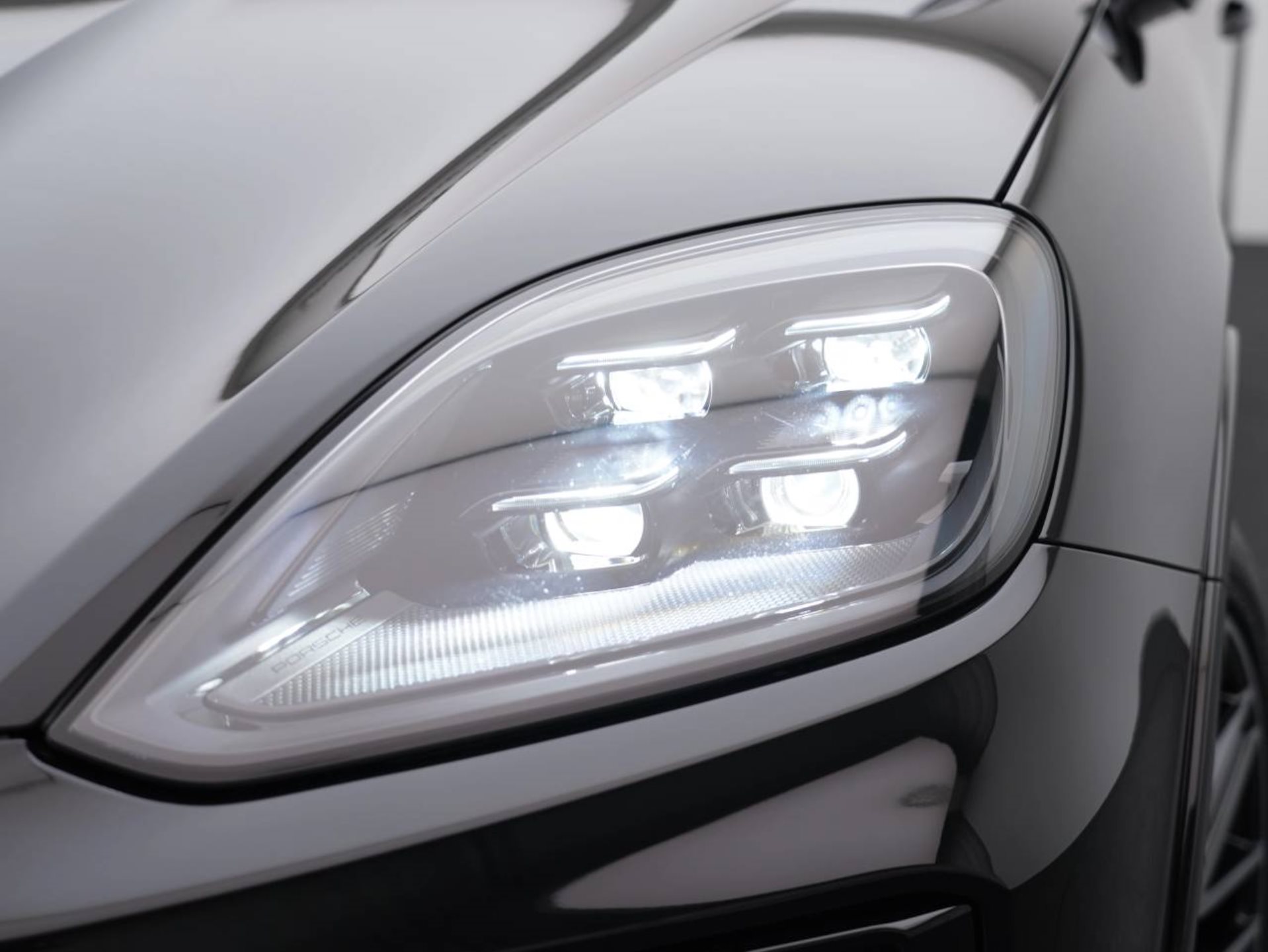 PORSCHE Cayenne GTS Coupé-image-12