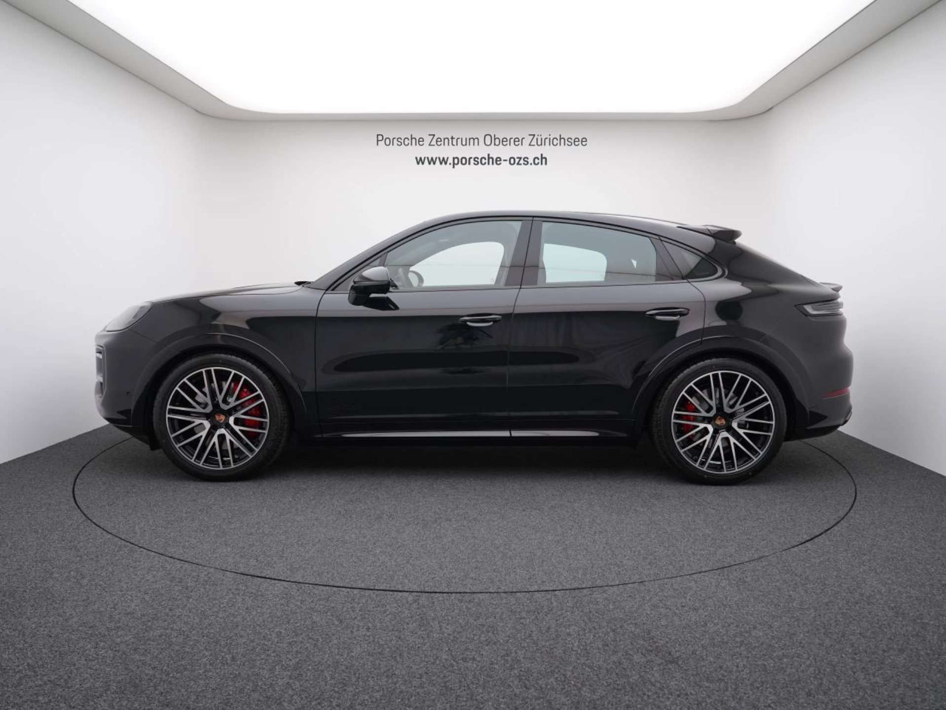 PORSCHE Cayenne GTS Coupé-showroom-element-1