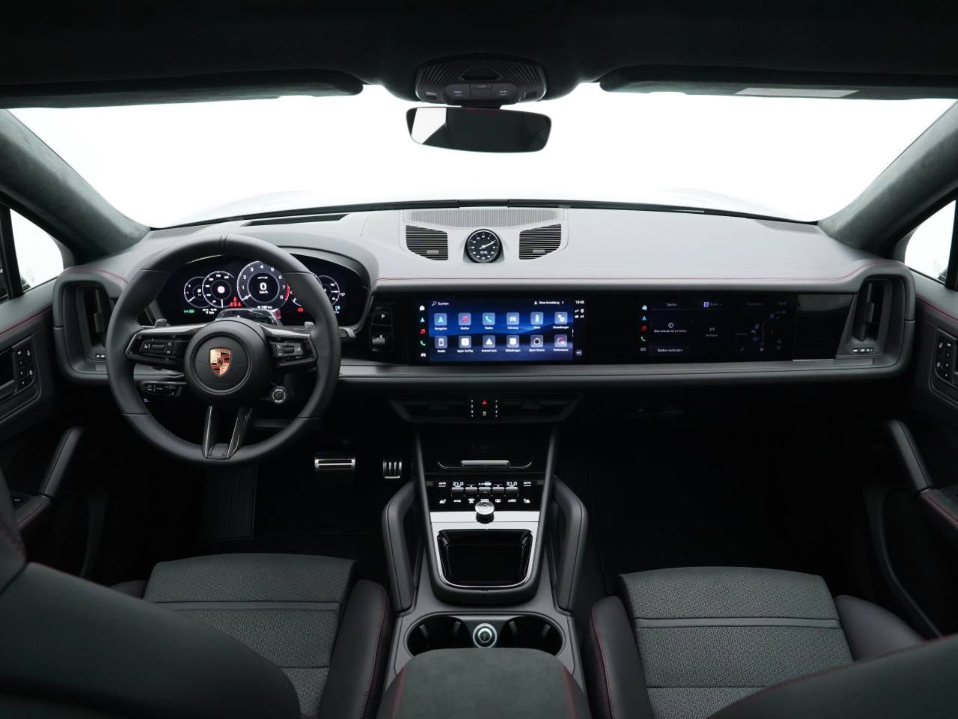 PORSCHE Cayenne GTS Coupé-image-14