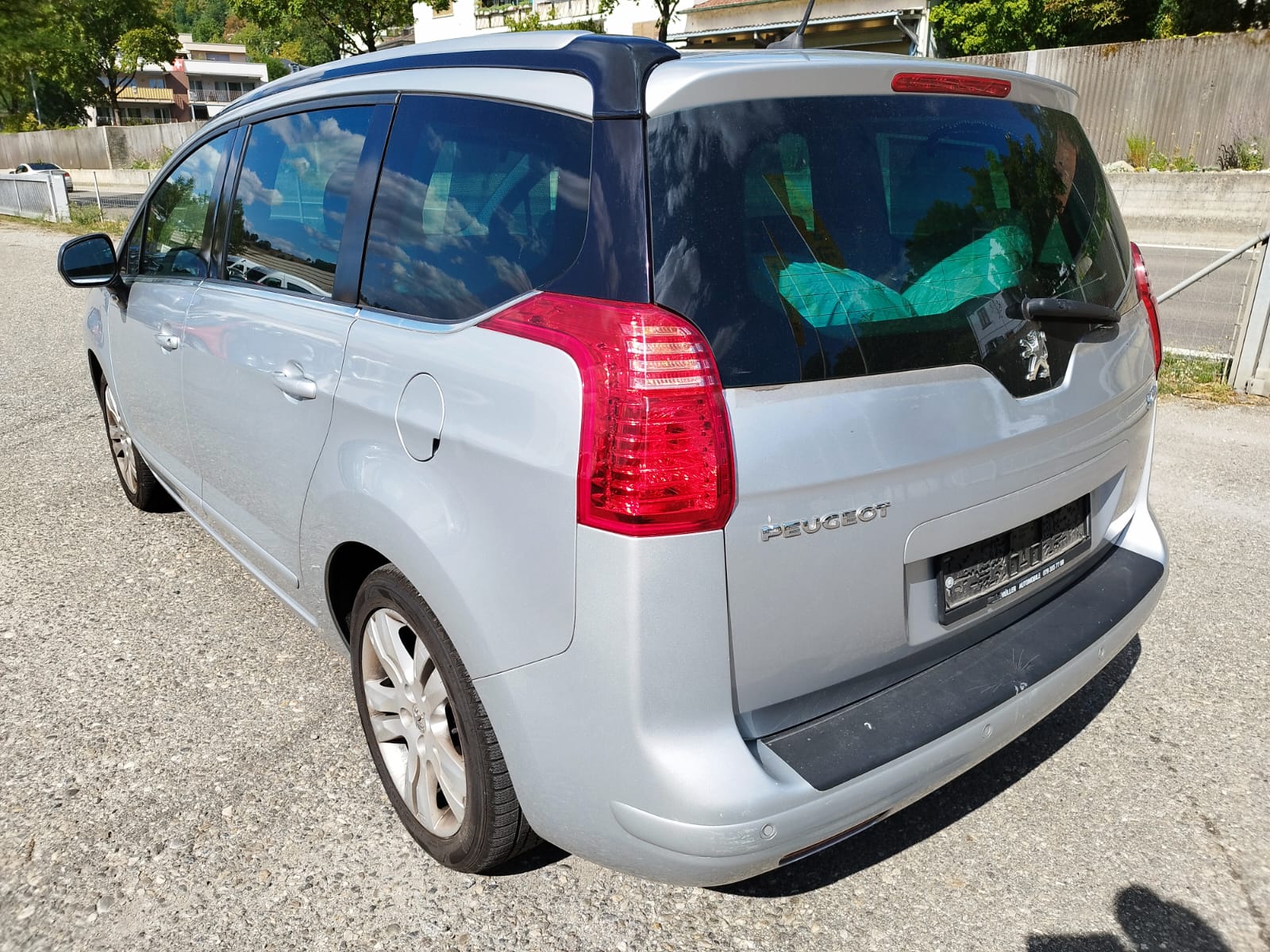 PEUGEOT 5008 2.0 HDI Business Automatic-image-6
