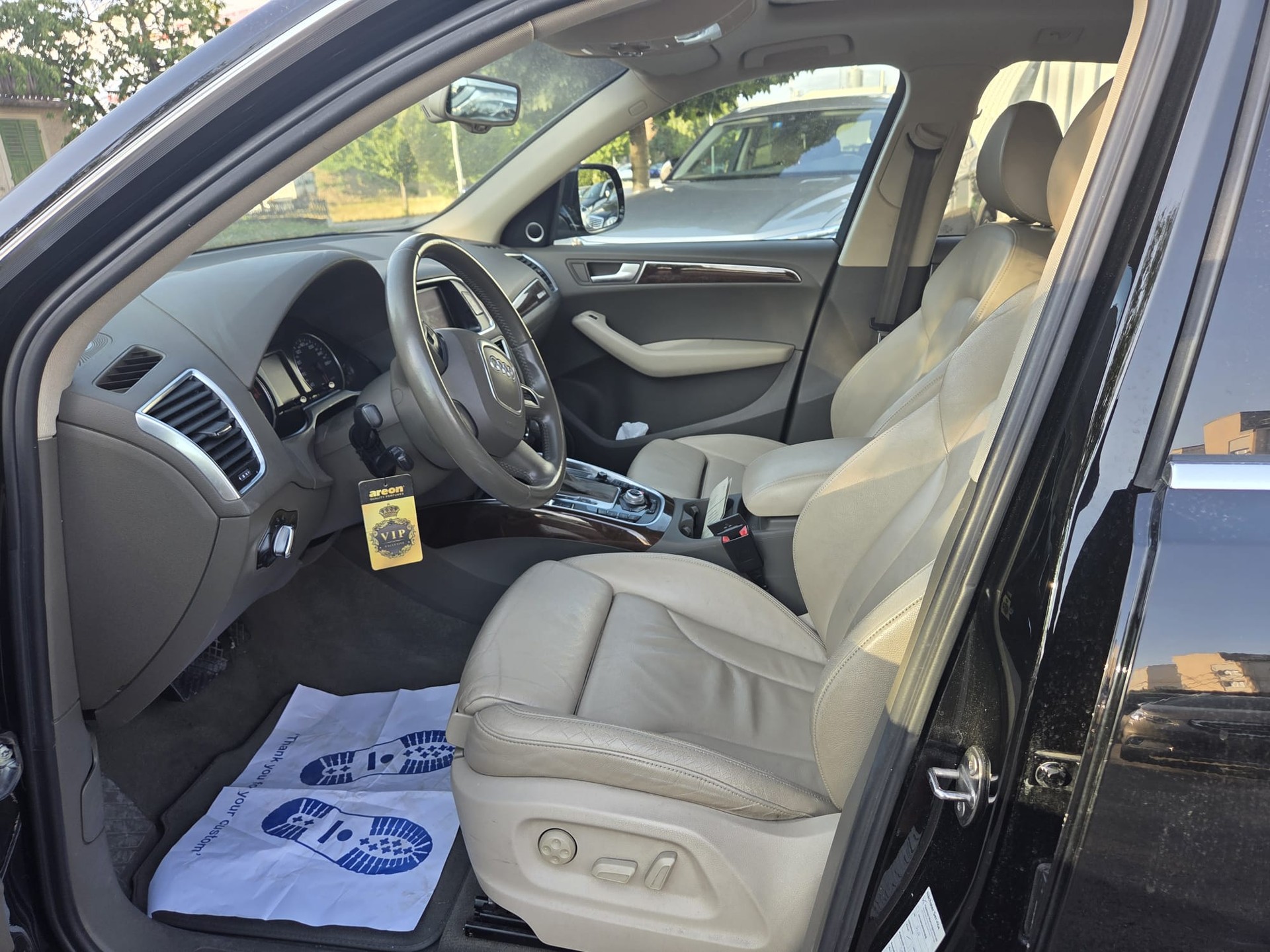 AUDI Q5 3.0 TDI quattro S-tronic-image-9