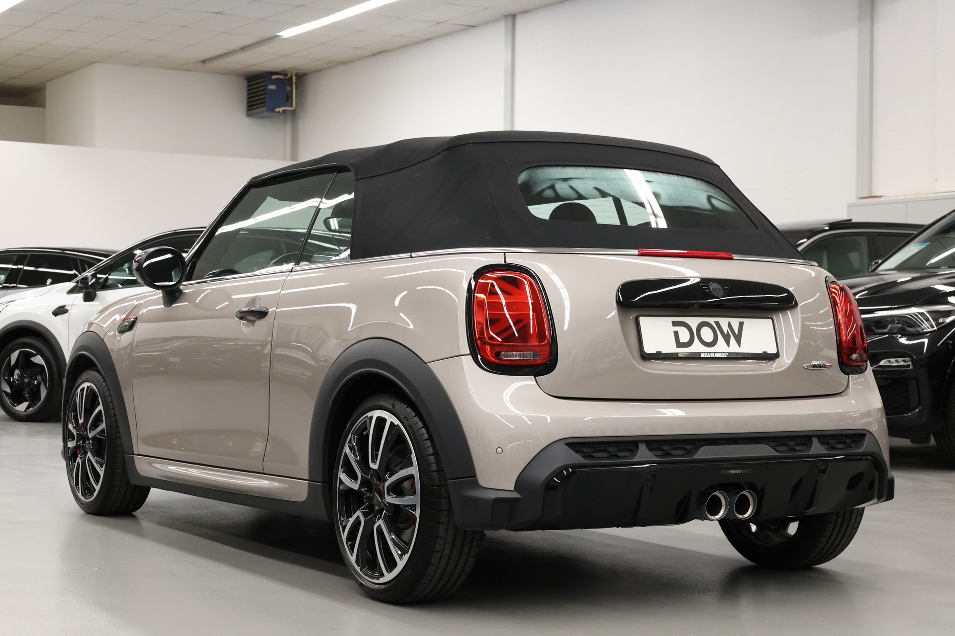 MINI Cabrio F57 2.0i John Cooper Works SAG-image-6