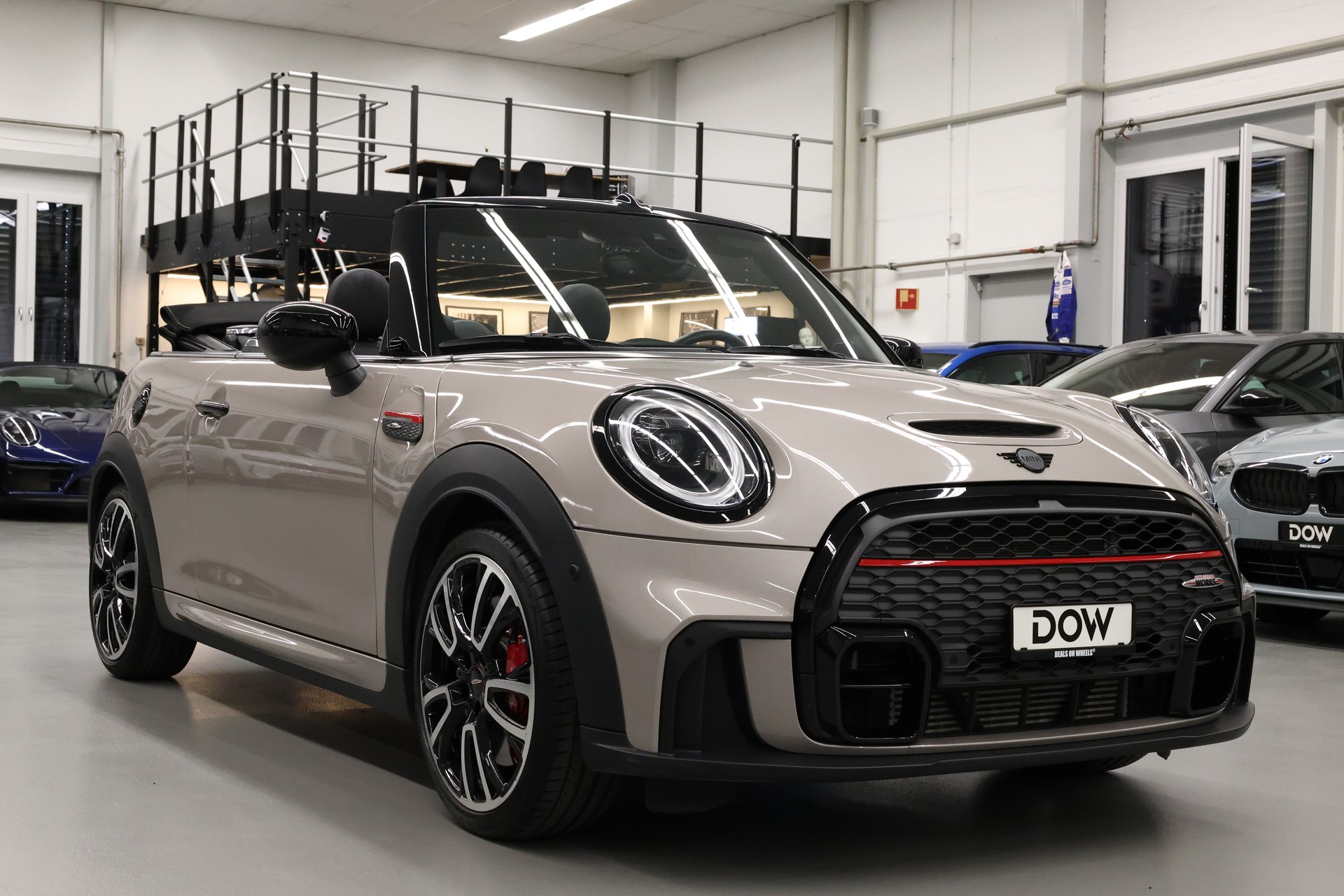 MINI Cabrio F57 2.0i John Cooper Works SAG-showroom-element-1