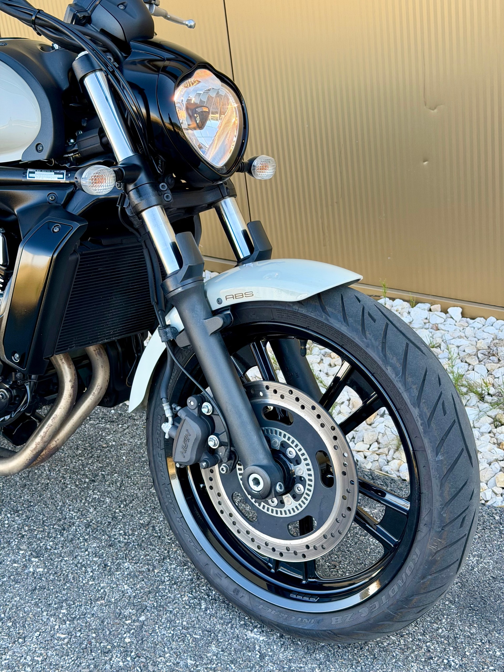 KAWASAKI Vulcan S ABS-showroom-element-1