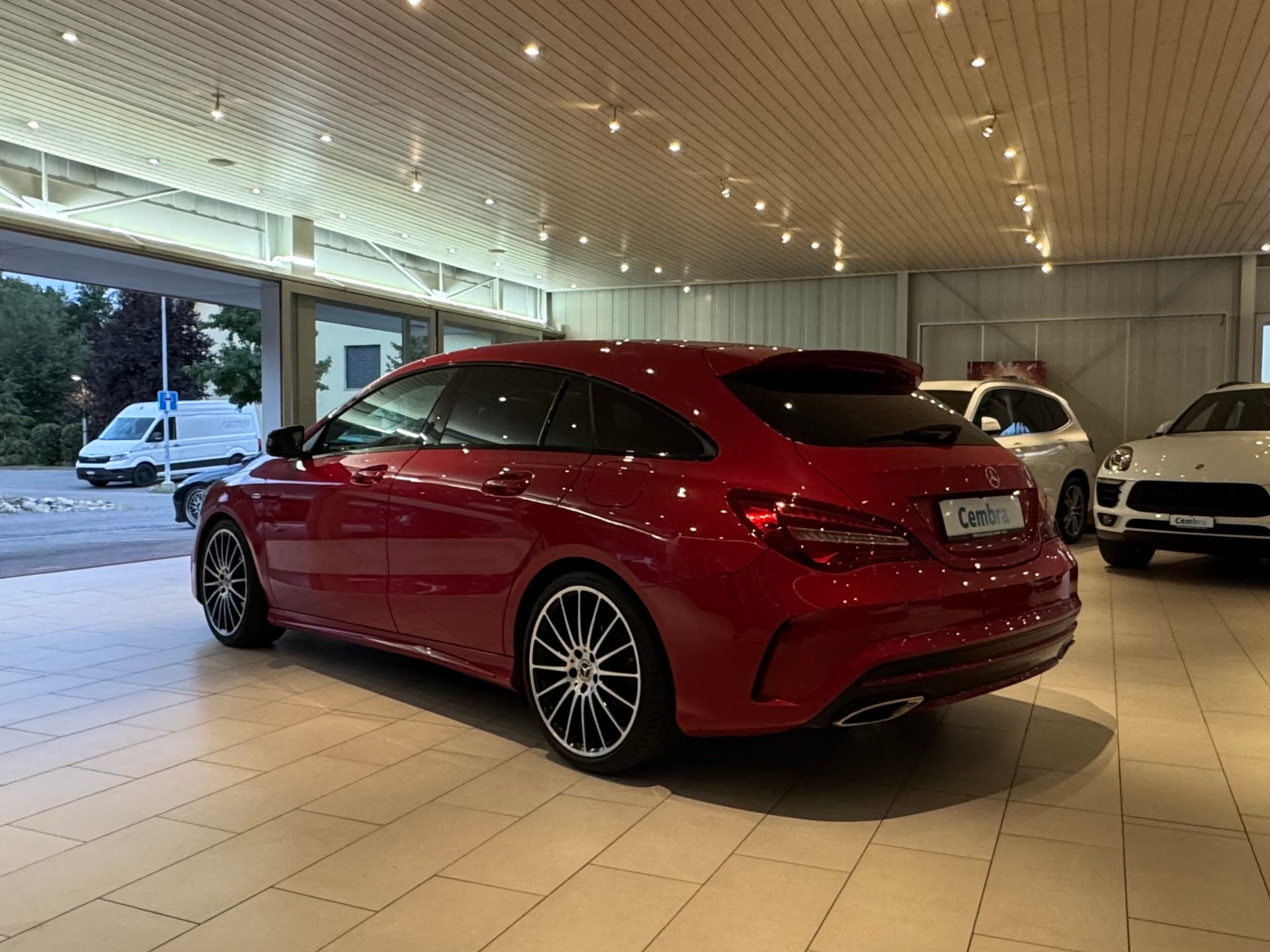 MERCEDES-BENZ CLA Shooting Brake 250 Sport 4Matic 7G-DCT-showroom-element-1