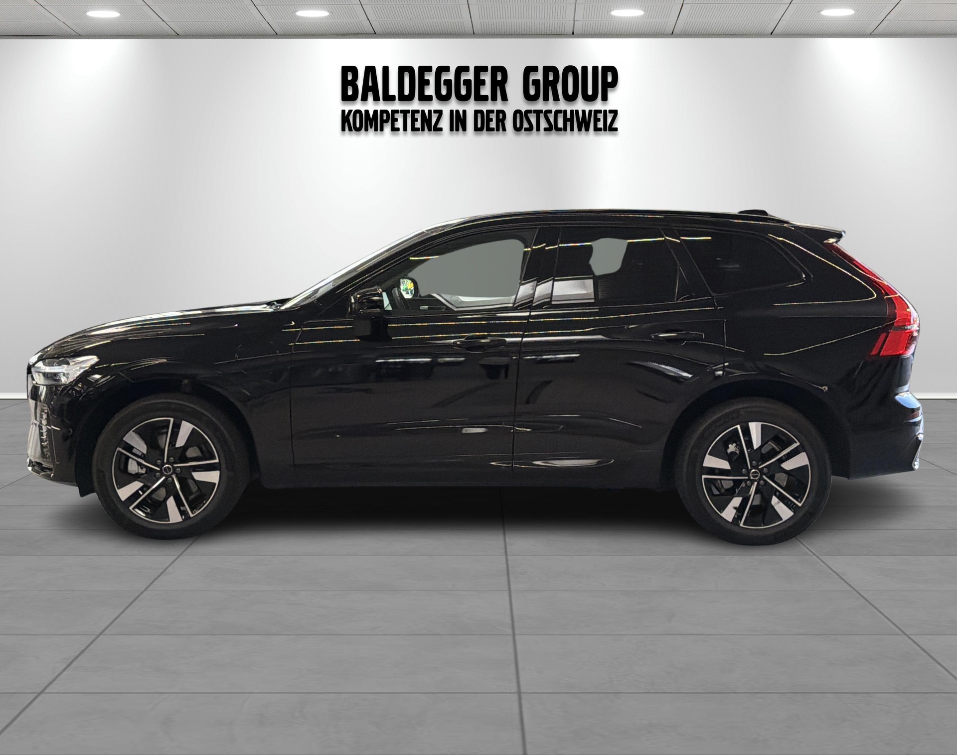 VOLVO XC60 2.0 T6 TE Plus Dark eAWD-showroom-element-1