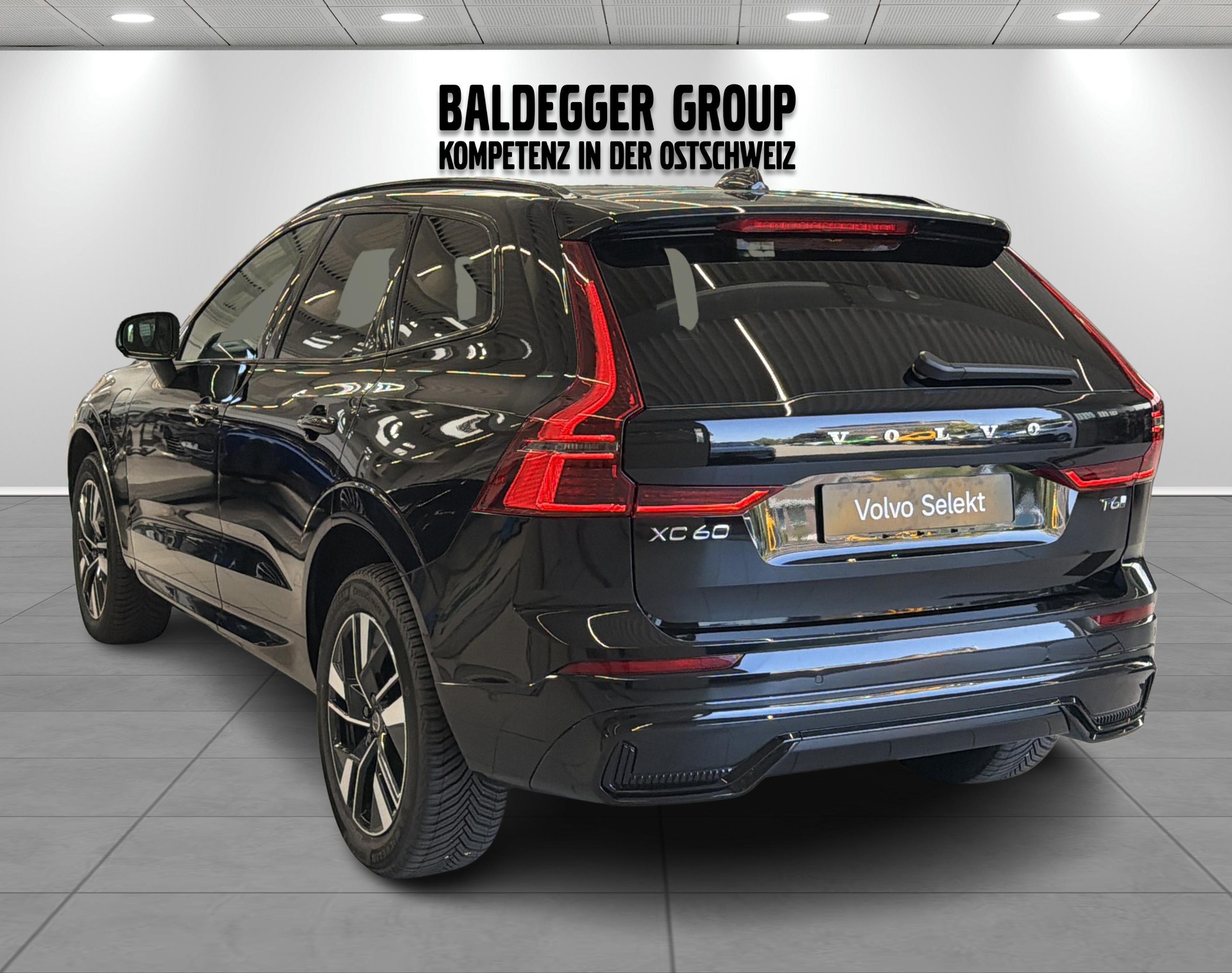 VOLVO XC60 2.0 T6 TE Plus Dark eAWD-showroom-element-2