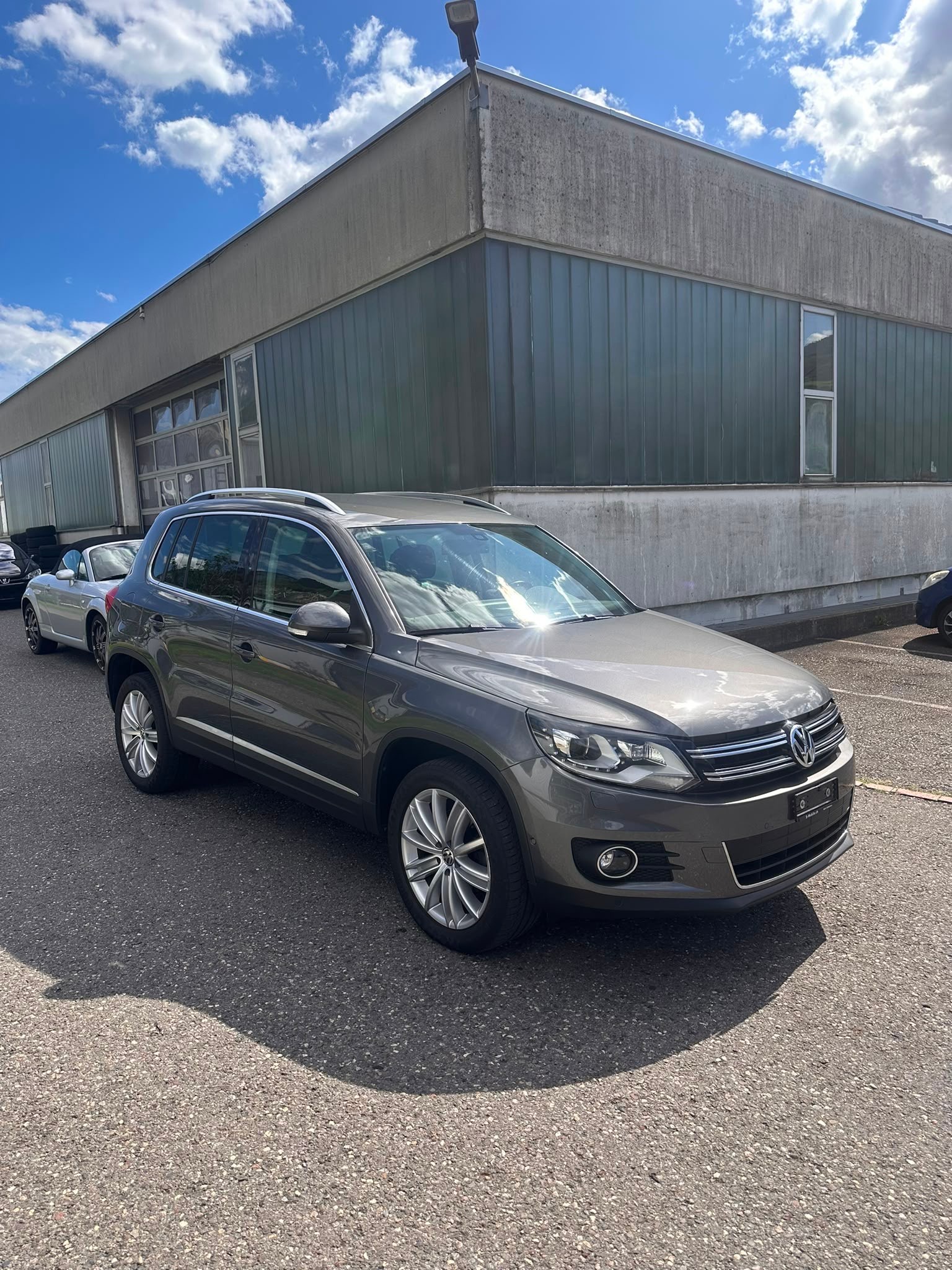 VW Tiguan 2.0 TSI Design 4Motion DSG-showroom-element-3