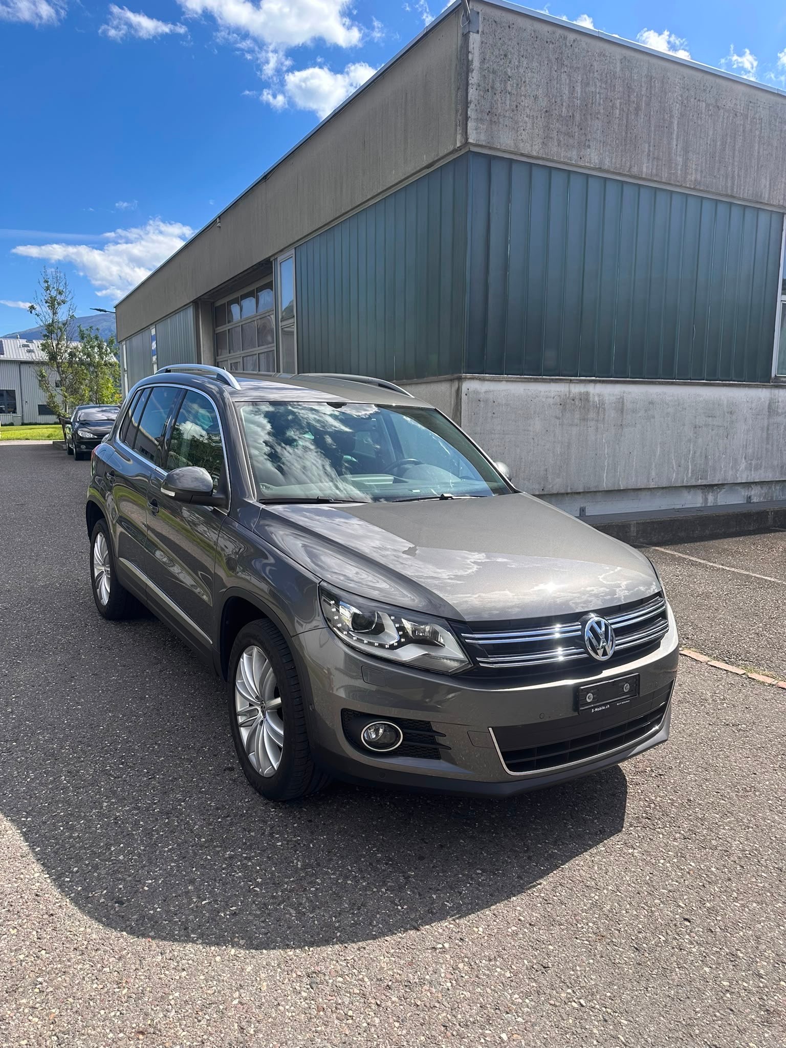 VW Tiguan 2.0 TSI Design 4Motion DSG-showroom-element-2