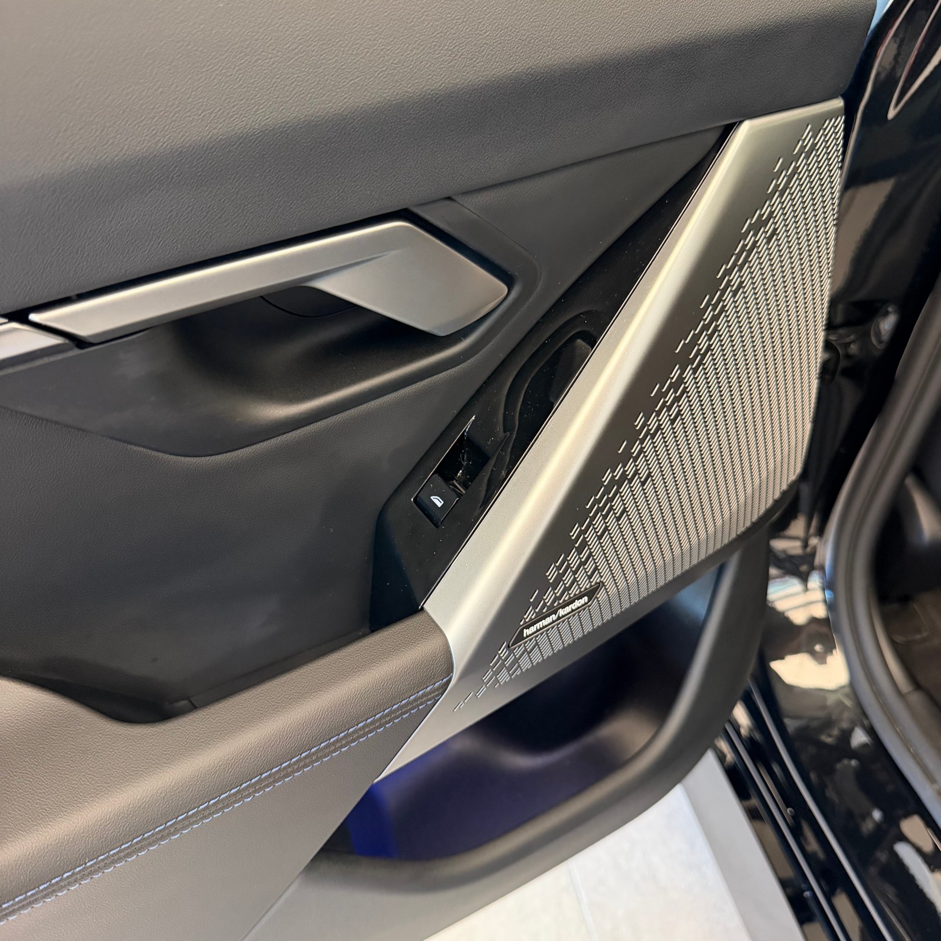 BMW 520i 48V M Sport Steptronic-image-16