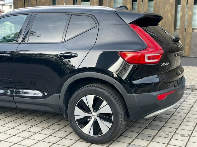 VOLVO XC40 D3 Momentum-image-8