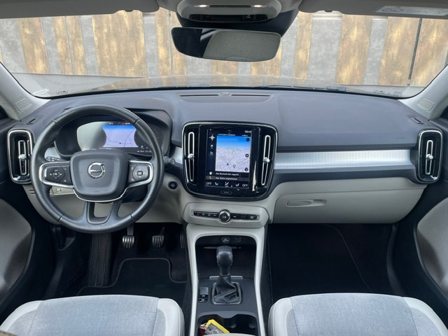 VOLVO XC40 D3 Momentum-image-16
