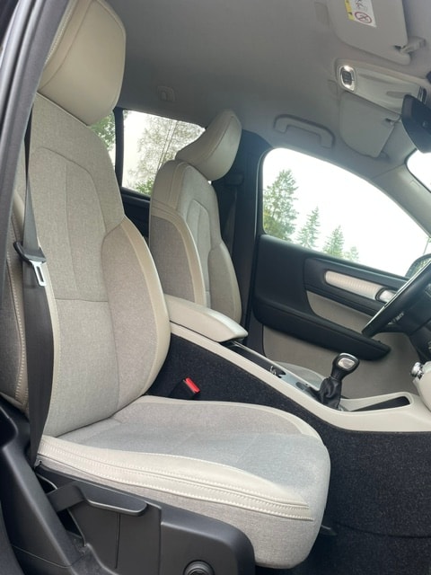 VOLVO XC40 D3 Momentum-image-25