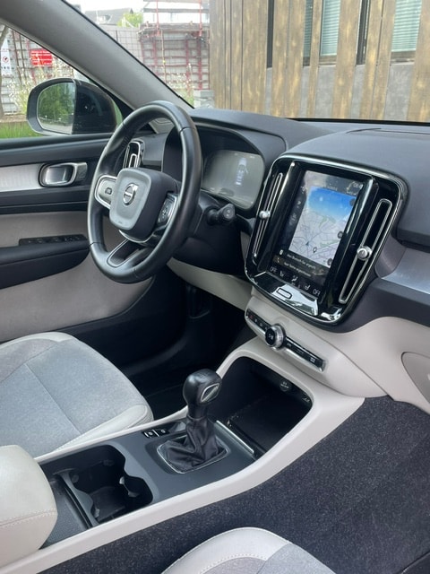VOLVO XC40 D3 Momentum-image-22