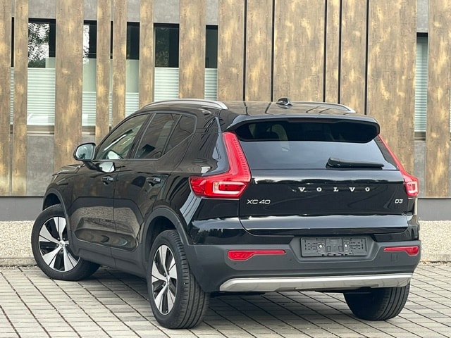 VOLVO XC40 D3 Momentum-image-12