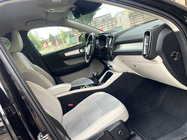 VOLVO XC40 D3 Momentum-image-24