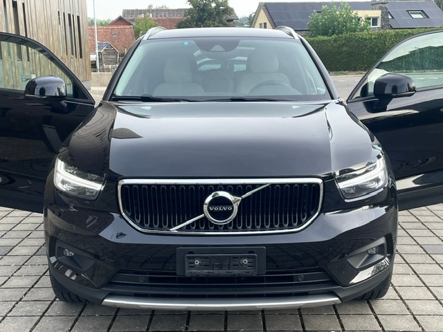 VOLVO XC40 D3 Momentum-image-4