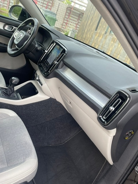 VOLVO XC40 D3 Momentum-image-23