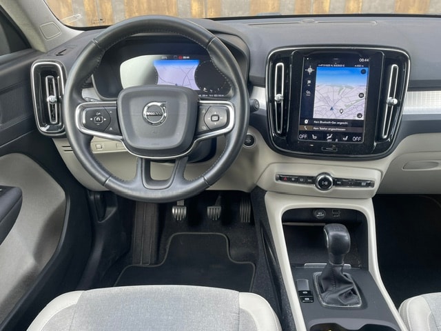VOLVO XC40 D3 Momentum-image-17