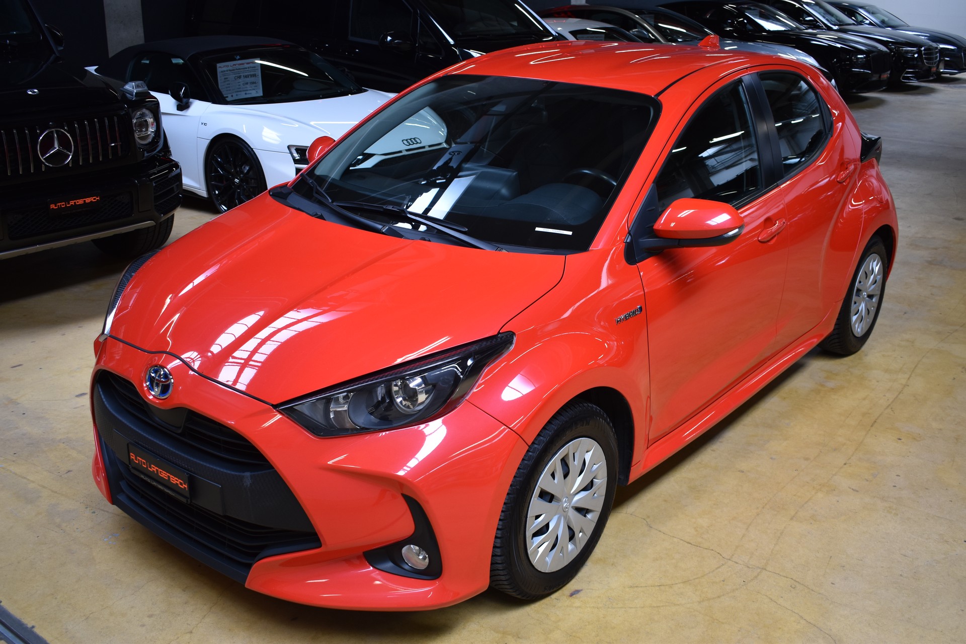 TOYOTA Yaris 1.5 Comfort e-CVT - New Model 2021-showroom-element-1