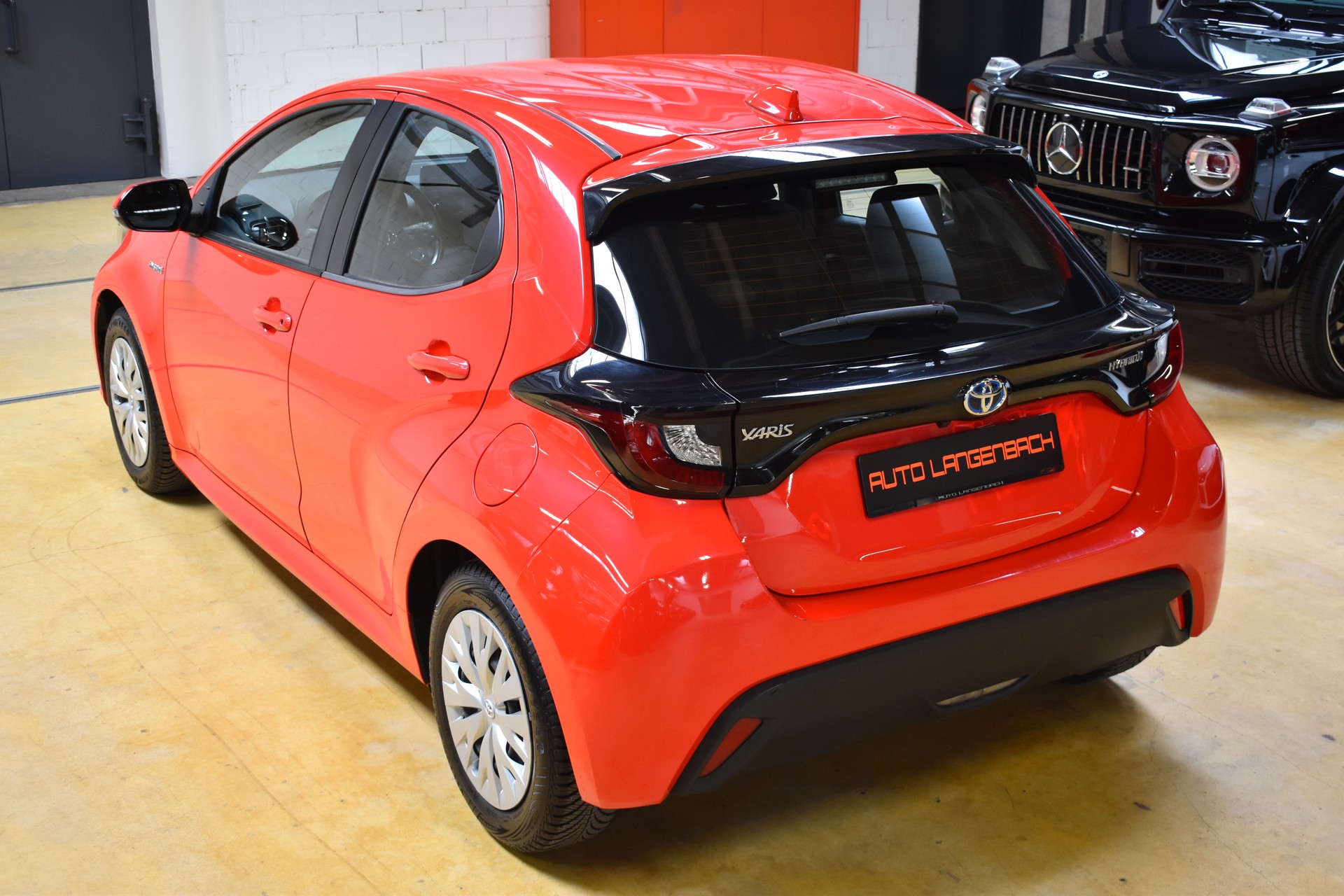 TOYOTA Yaris 1.5 Comfort e-CVT - New Model 2021-showroom-element-3