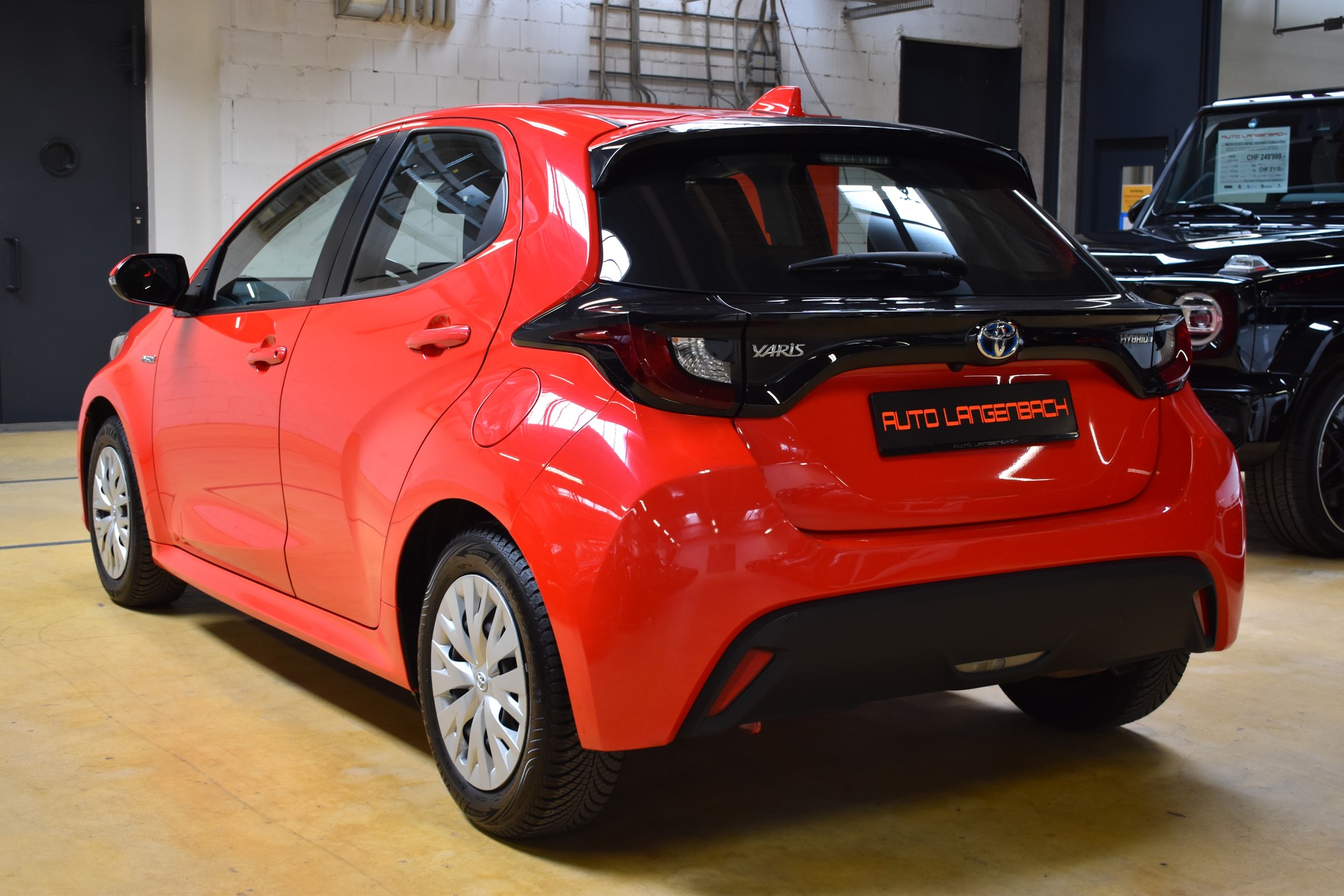 TOYOTA Yaris 1.5 Comfort e-CVT - New Model 2021-showroom-element-2