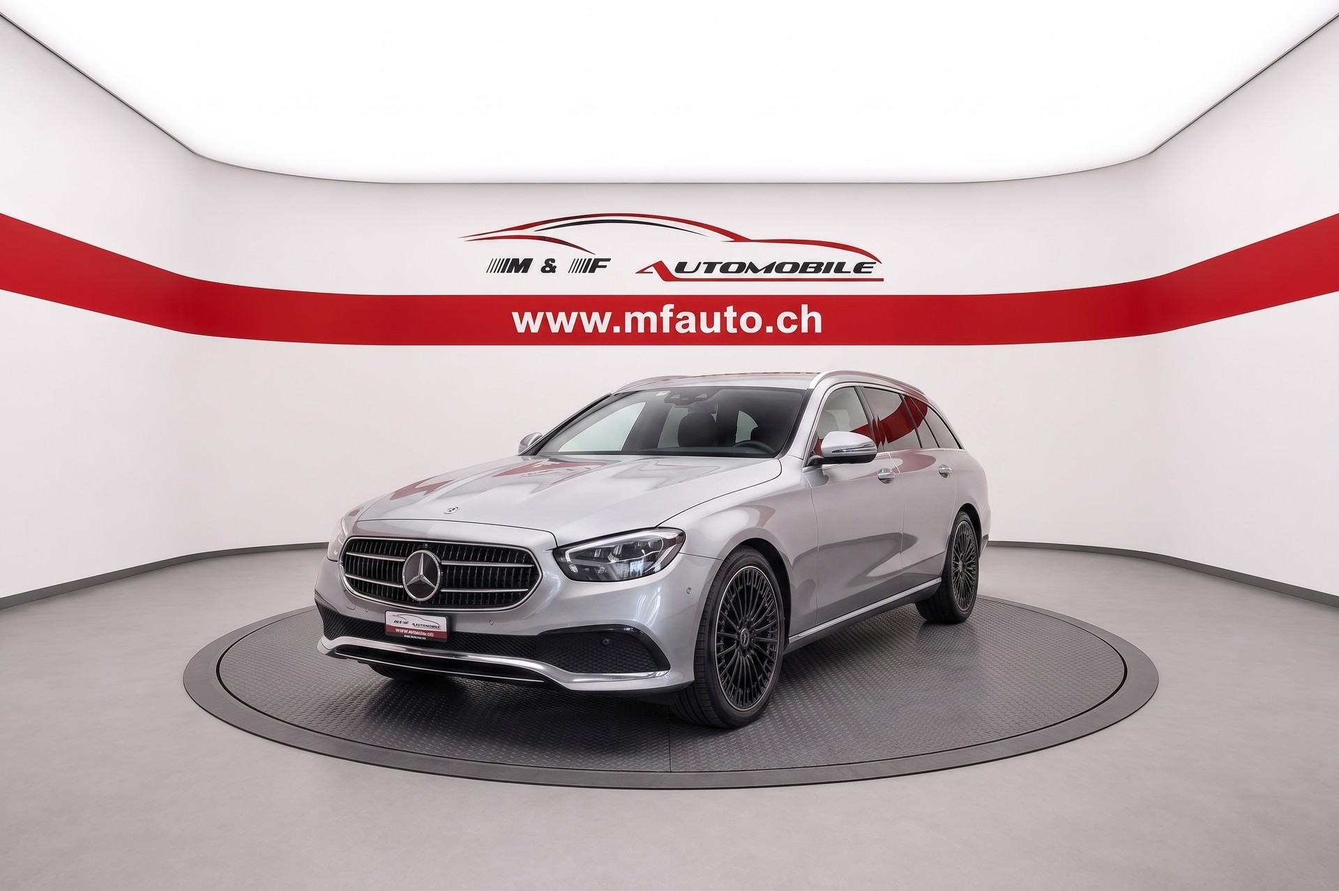 MERCEDES-BENZ E 220 d Avantgarde 4matic Kombi * Pack Park mit 360°-Kamera * Pack Fahrassistenz Plus * CH FAHRZEUG
