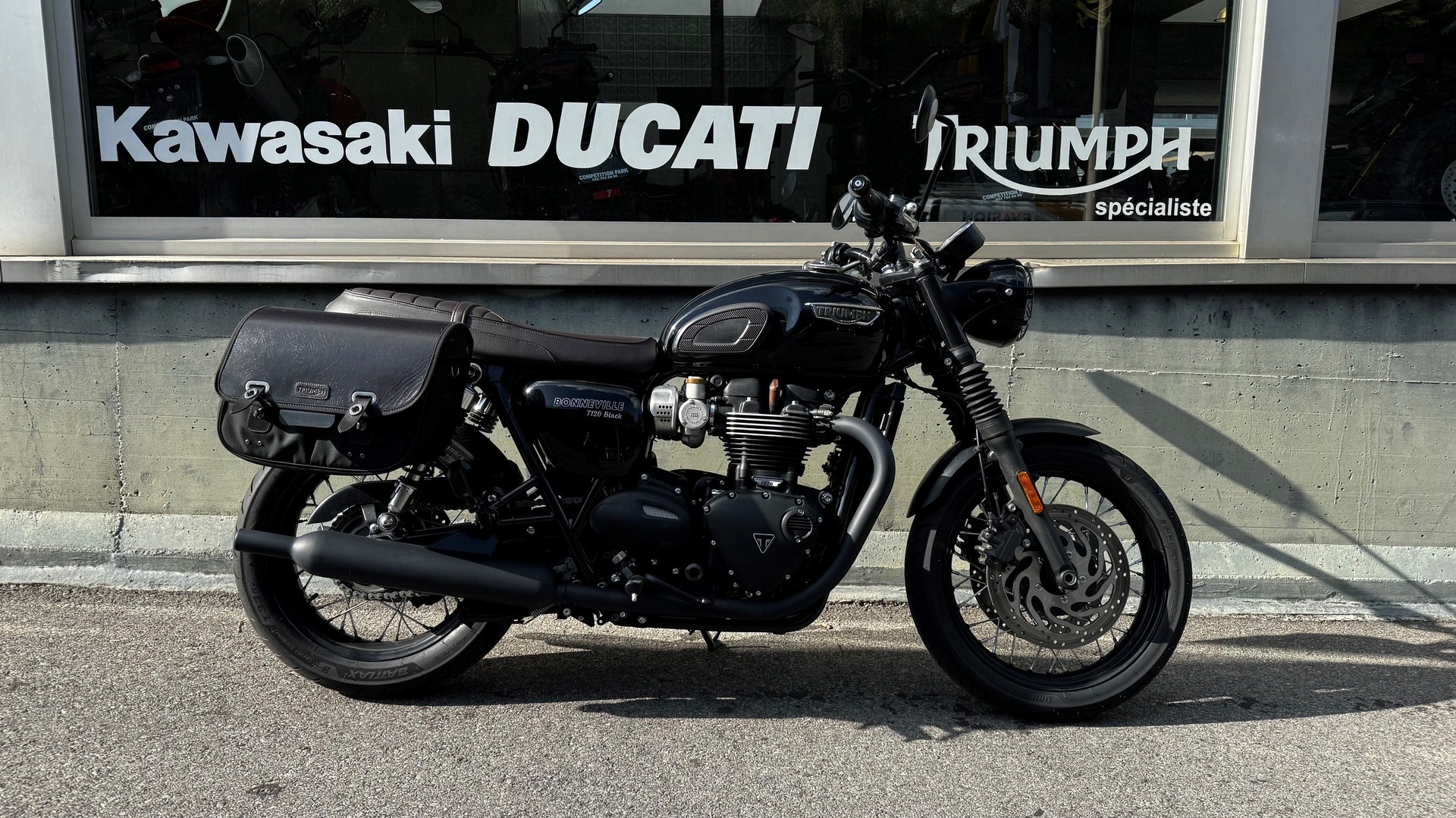 TRIUMPH Bonneville T120 Black-image-0