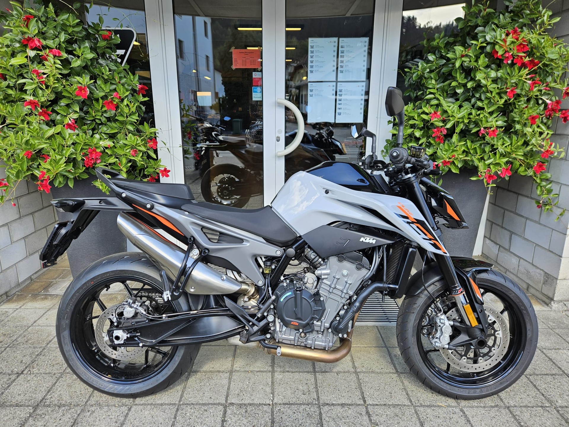 KTM 790 Duke-image-1