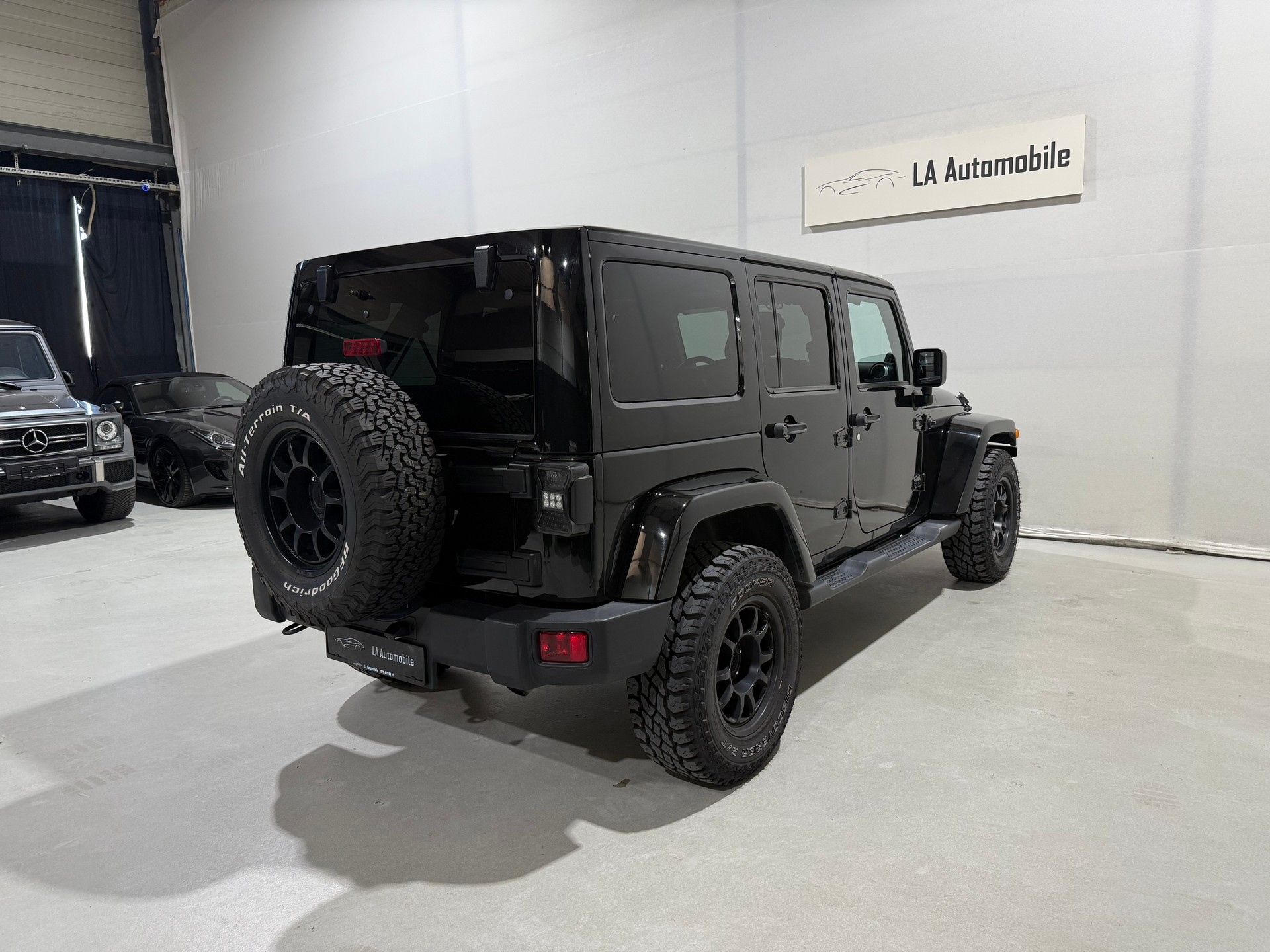 JEEP Wrangler 2.8CRD Unlimited Sahara Automatic-image-8