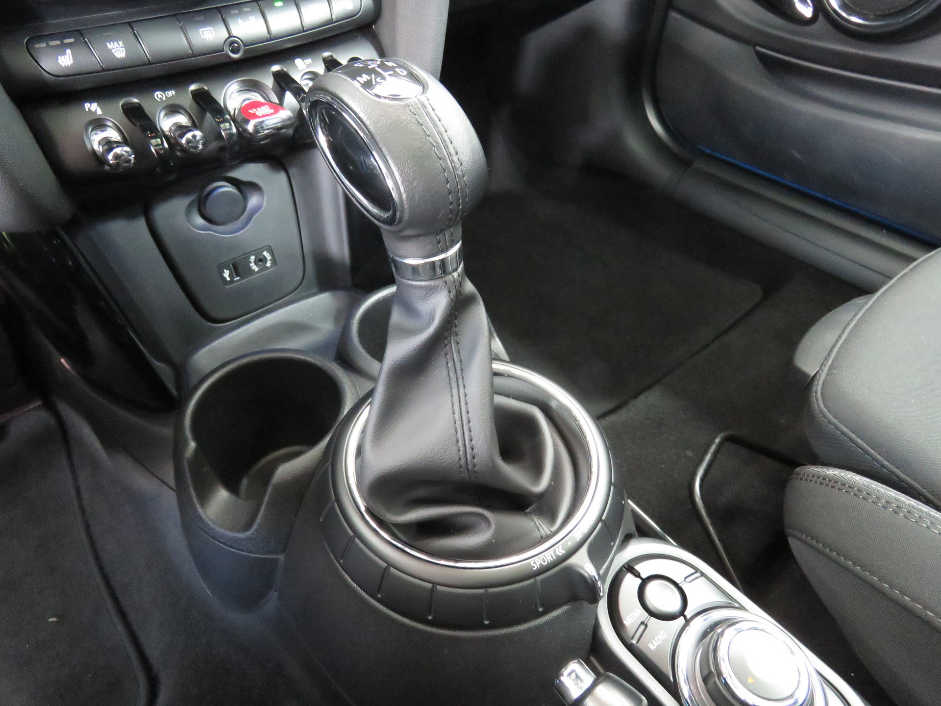 MINI Cooper D Classic Edition Steptronic (Automat)-image-15