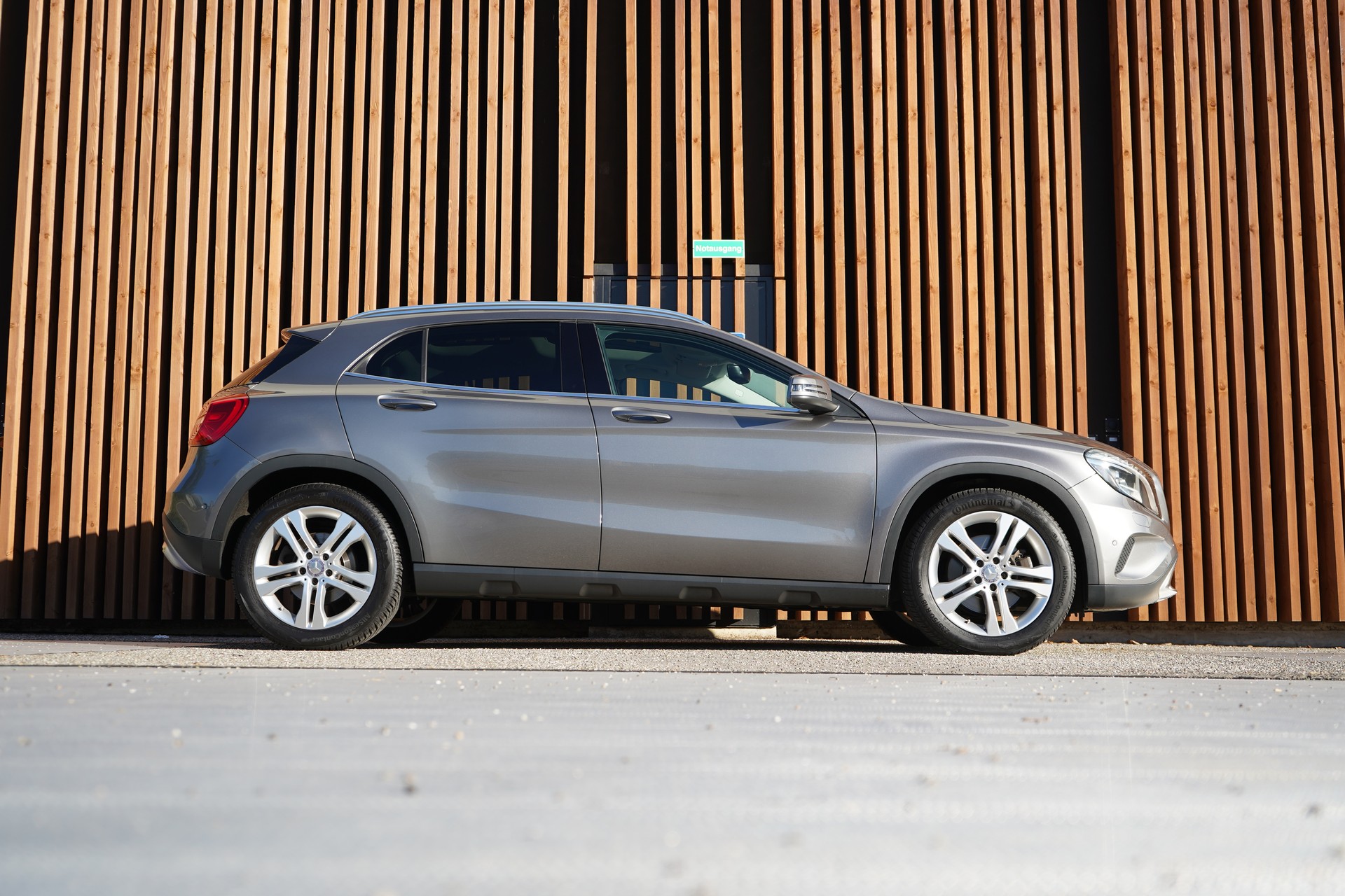 MERCEDES-BENZ GLA 250 URBAN 4MATIC 7G-DCT l 211 PS-showroom-element-2