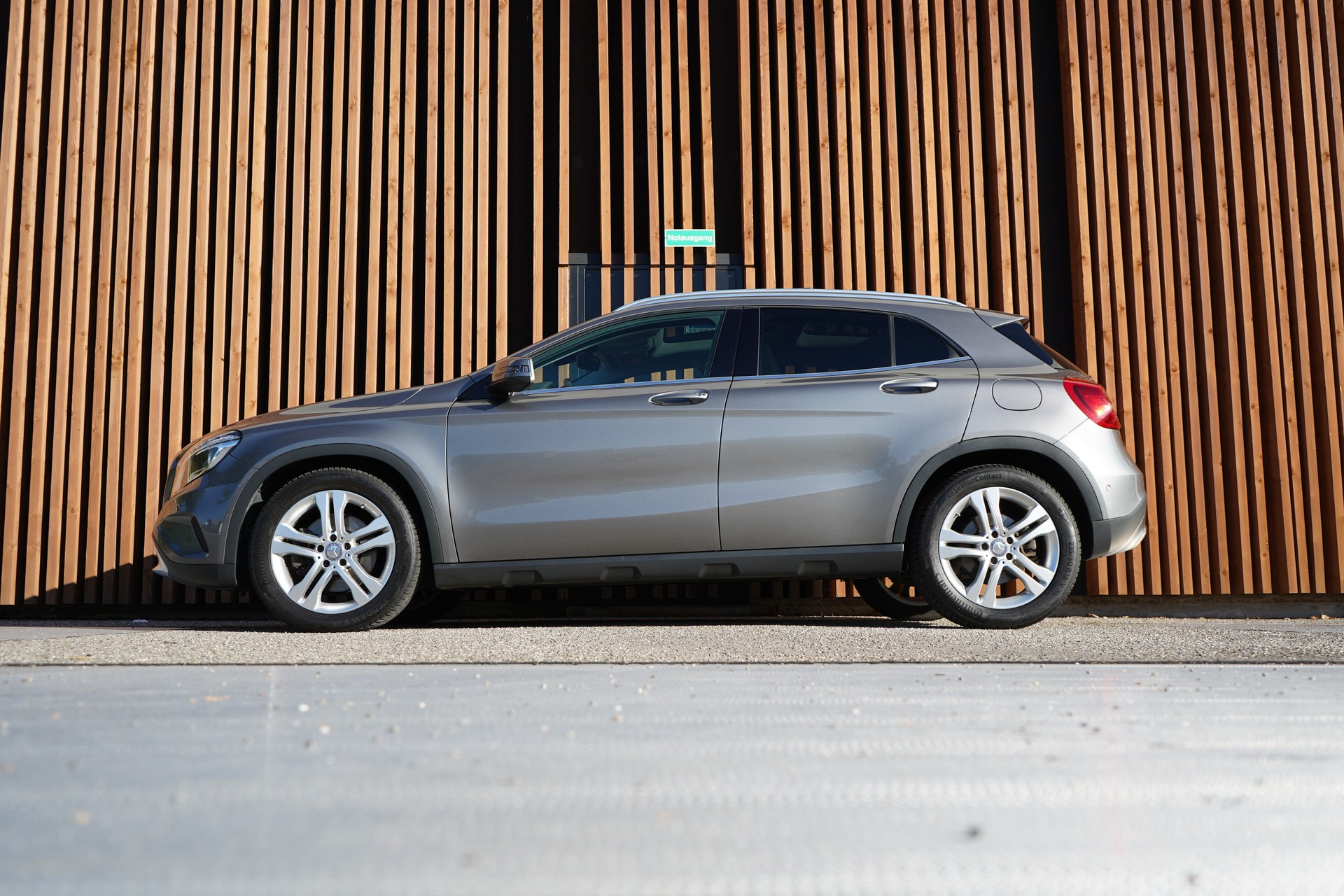 MERCEDES-BENZ GLA 250 URBAN 4MATIC 7G-DCT l 211 PS-showroom-element-1