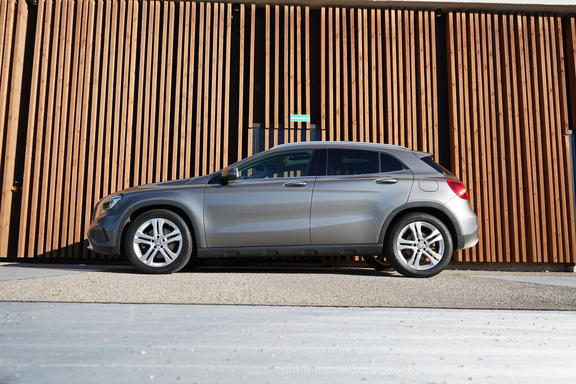 MERCEDES-BENZ GLA 250 URBAN 4MATIC 7G-DCT l 211 PS-showroom-element-3