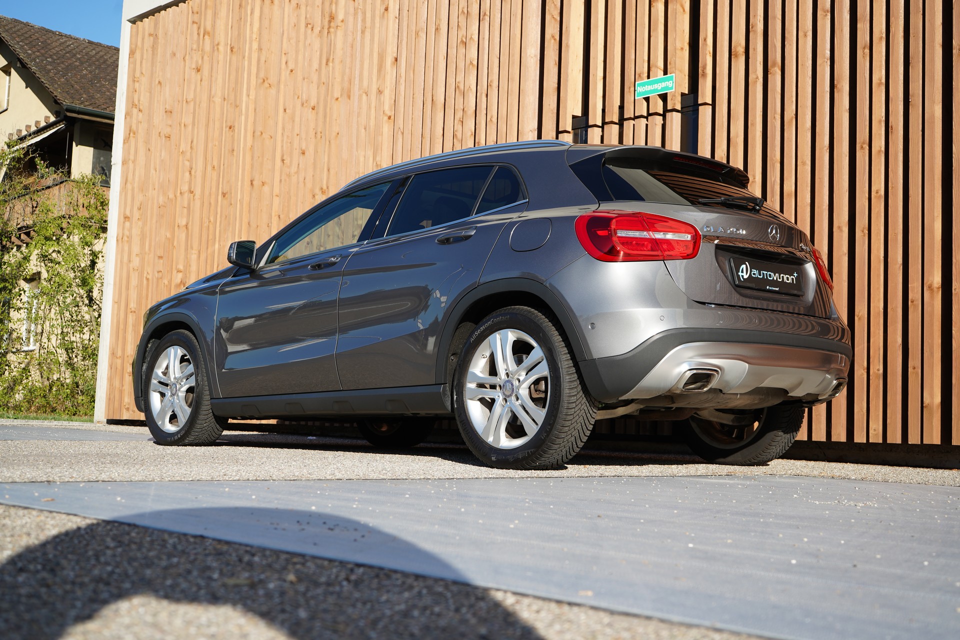 MERCEDES-BENZ GLA 250 URBAN 4MATIC 7G-DCT l 211 PS-image-6