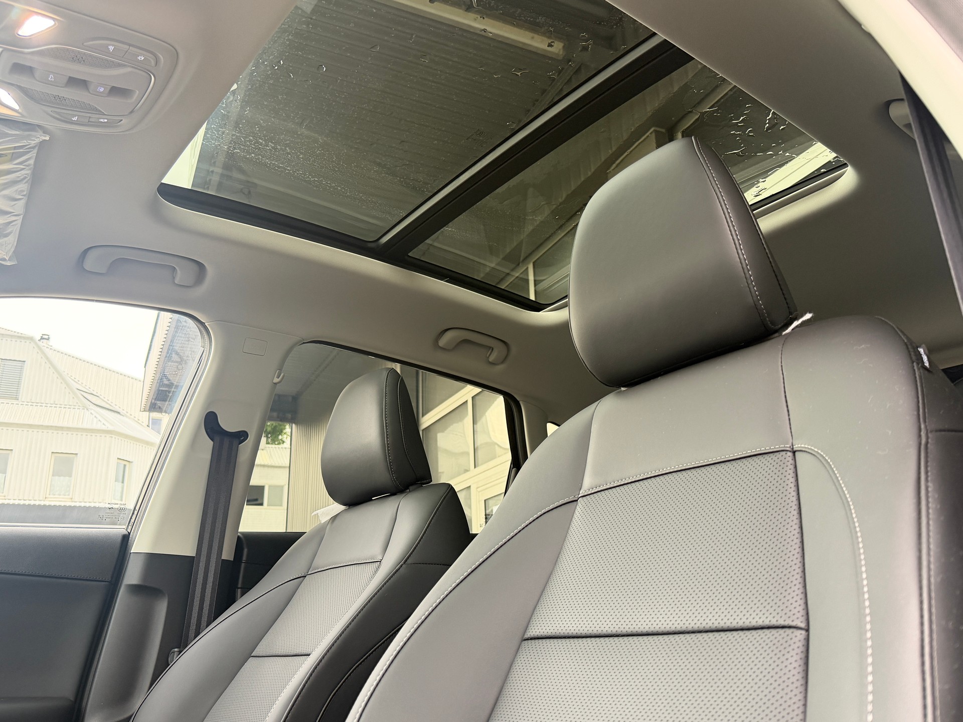 MG ZS 1.5 HEV Luxury-image-11