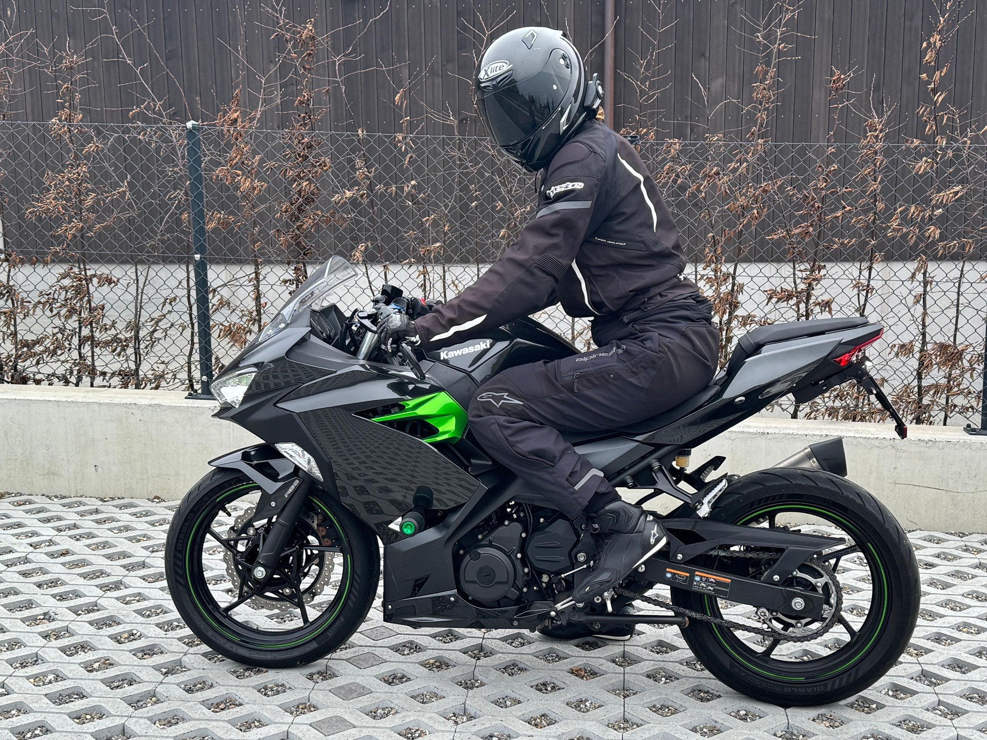 KAWASAKI NINJA 400-image-1