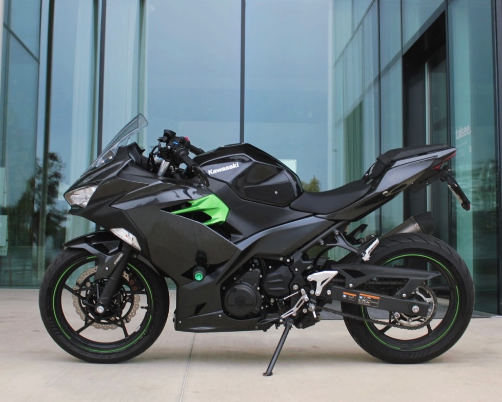 KAWASAKI NINJA 400