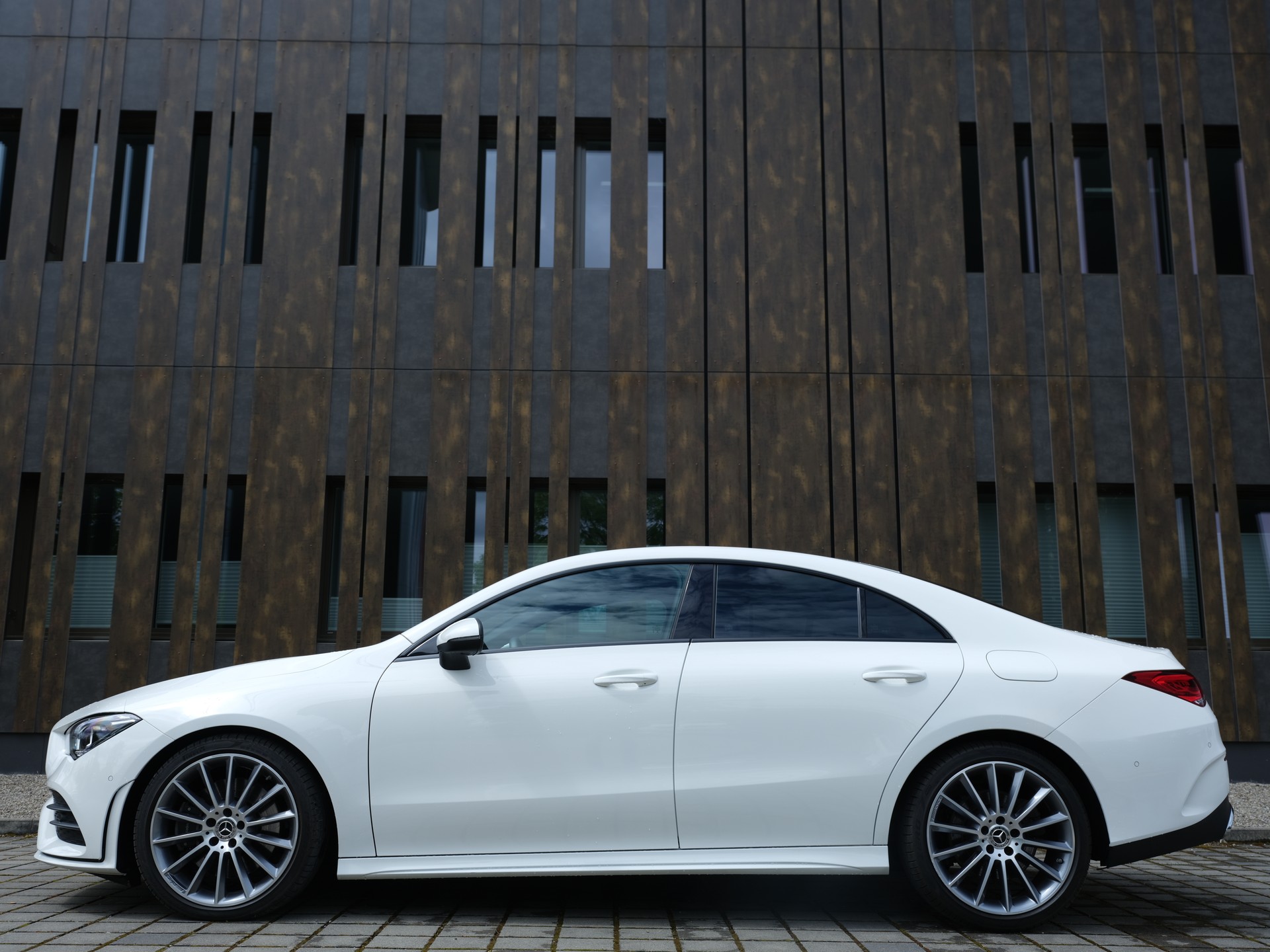 MERCEDES-BENZ CLA 250 AMG Line 7G-DCT-showroom-element-3