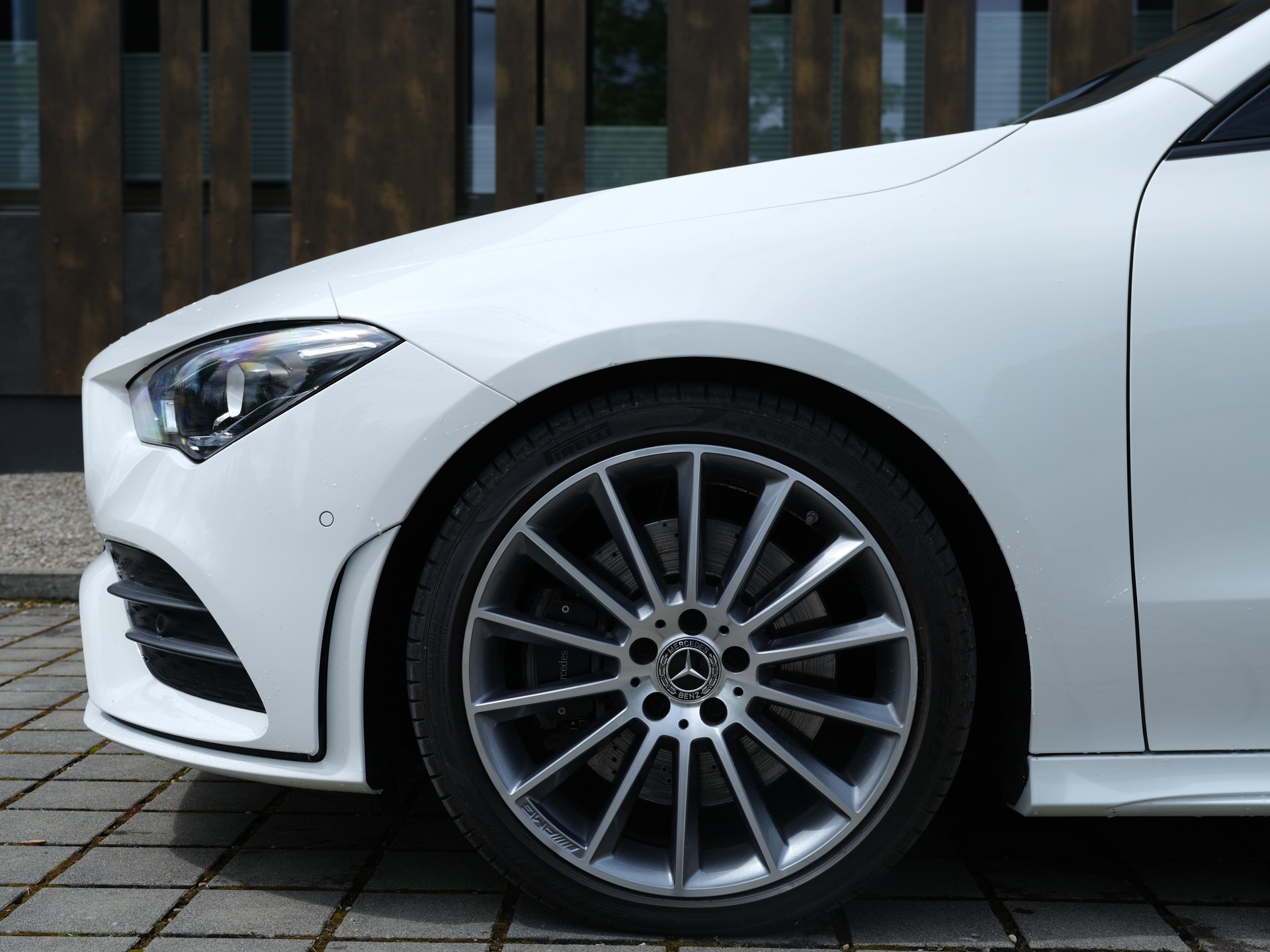 MERCEDES-BENZ CLA 250 AMG Line 7G-DCT-image-4