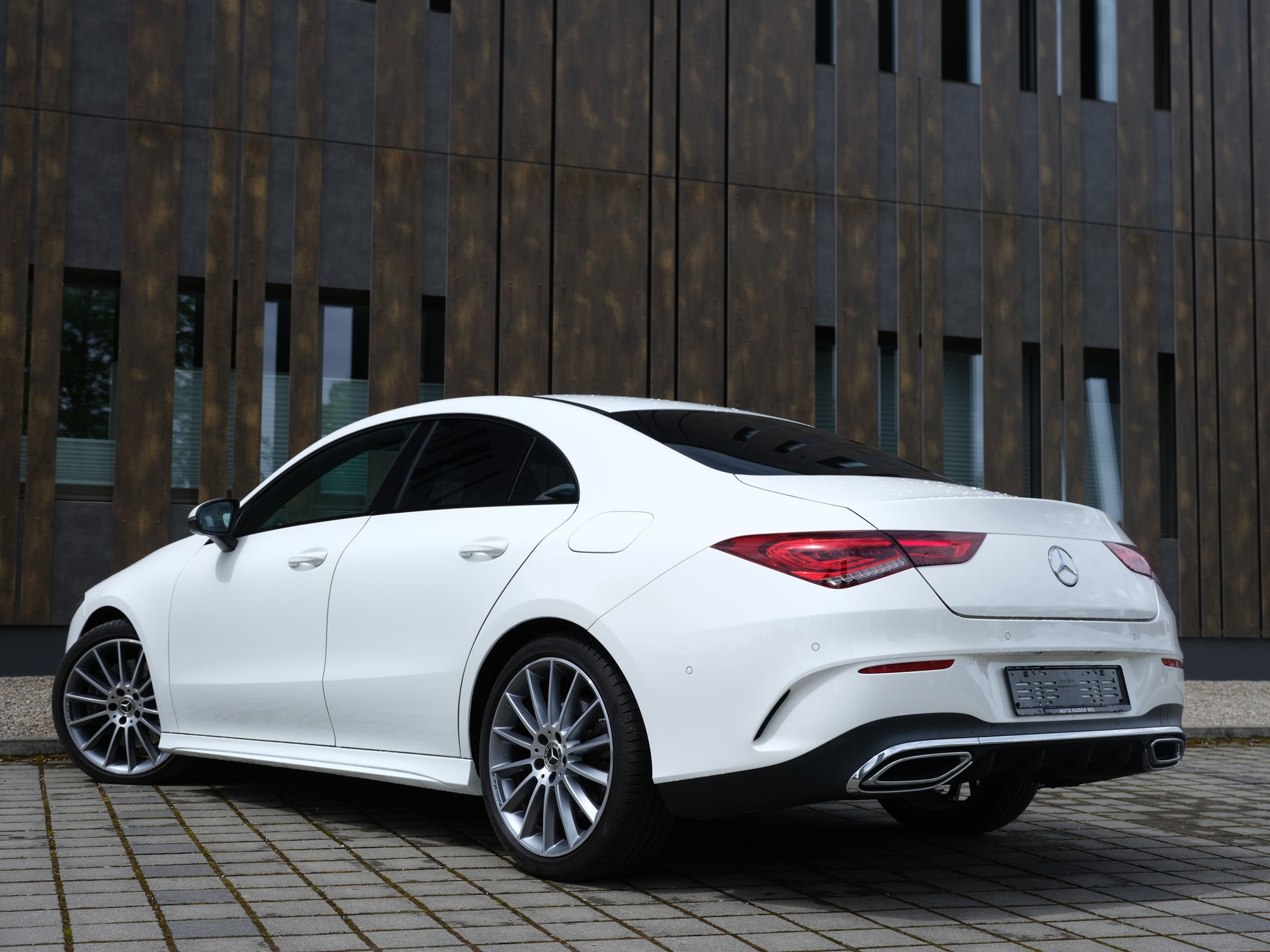 MERCEDES-BENZ CLA 250 AMG Line 7G-DCT-image-7