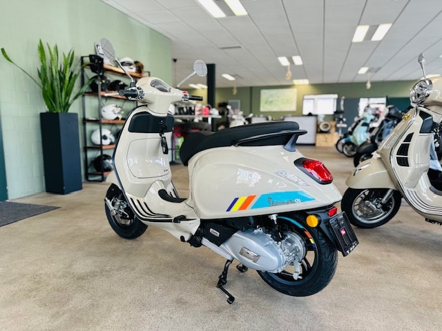 PIAGGIO Vespa 125 Primavera Sport-image-2