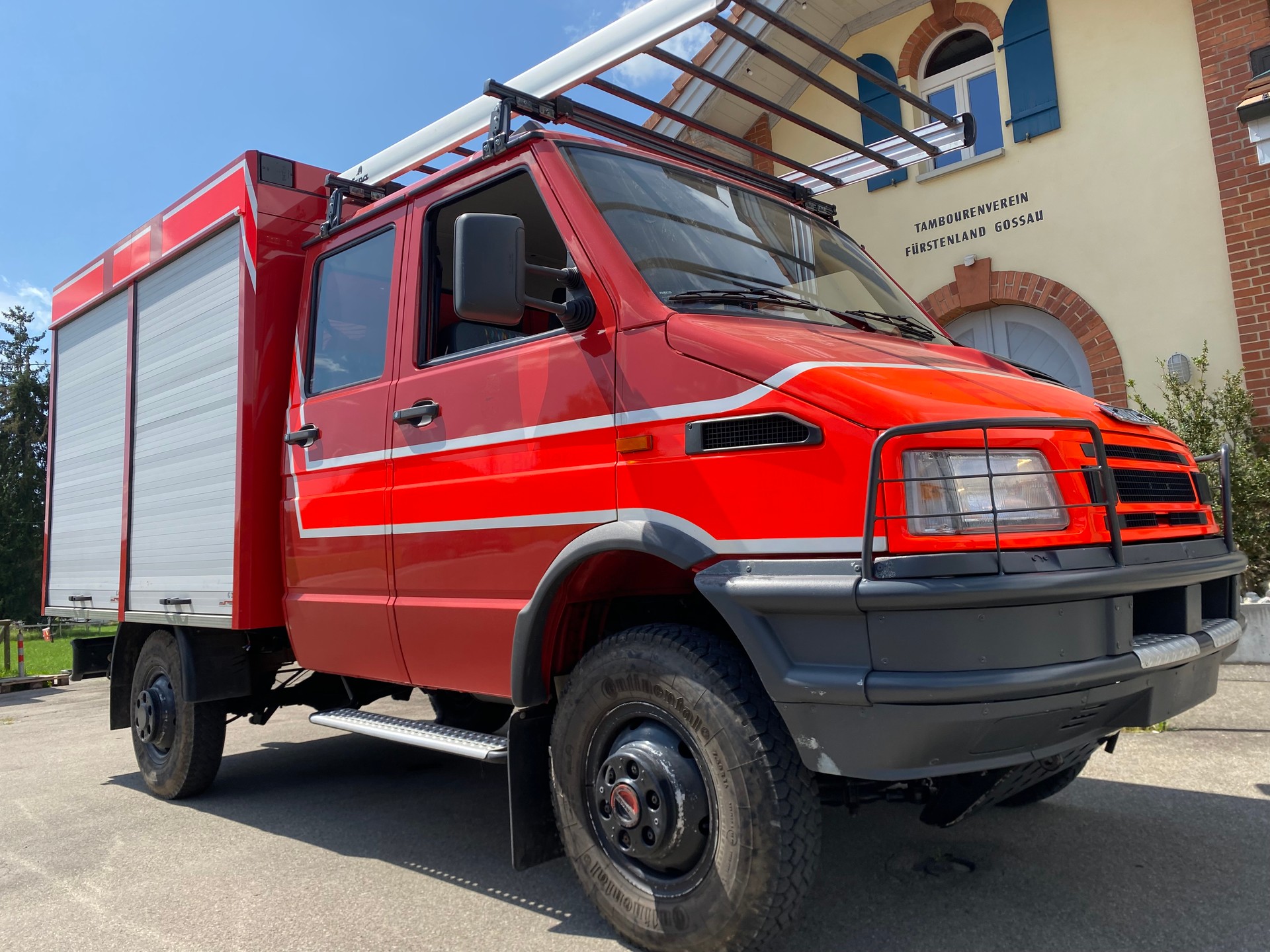 IVECO 4x4 Offroader-image-1