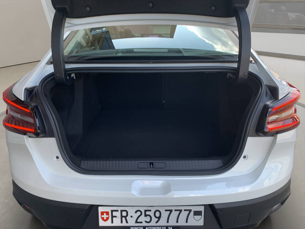 CITROEN C4 X Essence 130ch Automatique Swiss Edition-image-10