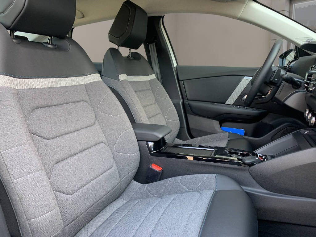 CITROEN C4 X Essence 130ch Automatique Swiss Edition-image-5