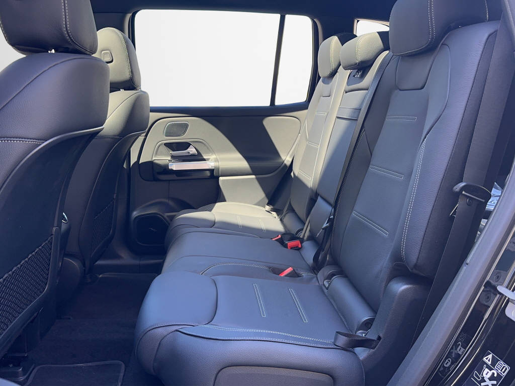MERCEDES-BENZ EQB 350 Swiss Star AMG Line 4matic-image-11