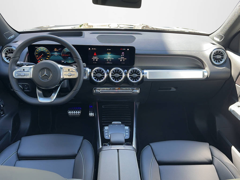 MERCEDES-BENZ EQB 350 Swiss Star AMG Line 4matic-image-13